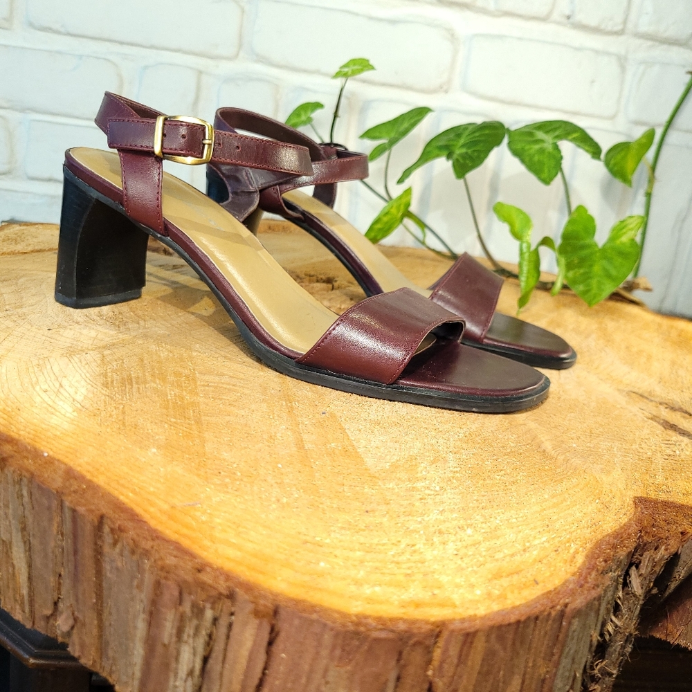 Naturalizer Burgundy Sandals - Picture 3 of 10